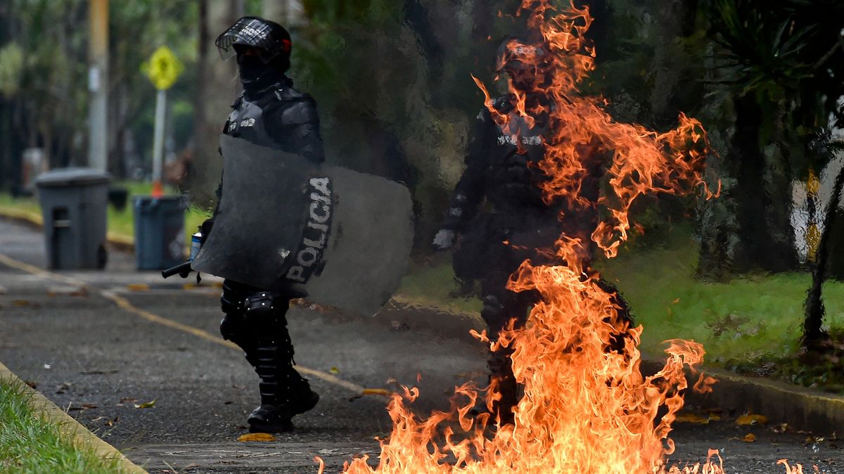 Kolumbii svírají nepokoje, úřady hlásí dvě desítky mrtvých